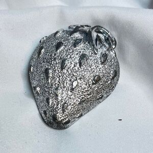 Sarah Coventry Strawberry Brooch Silvertone Textured 2"×1 1/2"